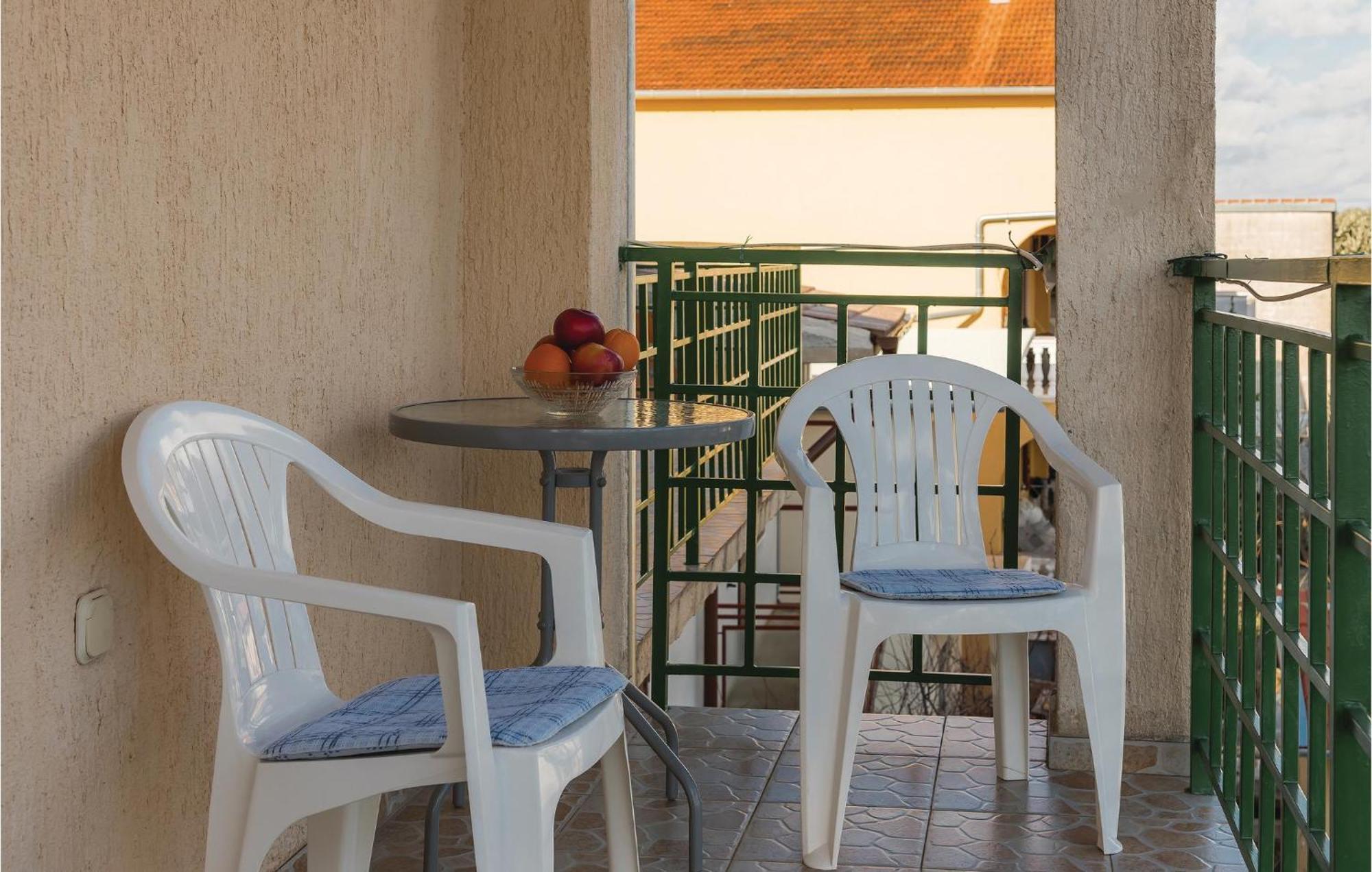 Beautiful Apartment In Raslina With Wifi Екстериор снимка