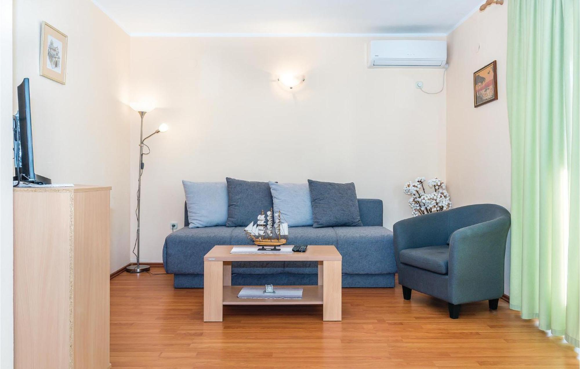 Beautiful Apartment In Raslina With Wifi Екстериор снимка