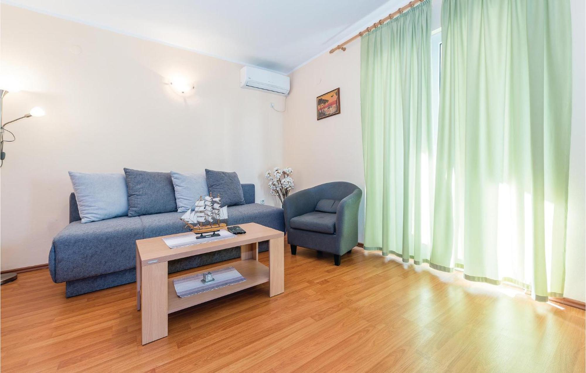 Beautiful Apartment In Raslina With Wifi Екстериор снимка